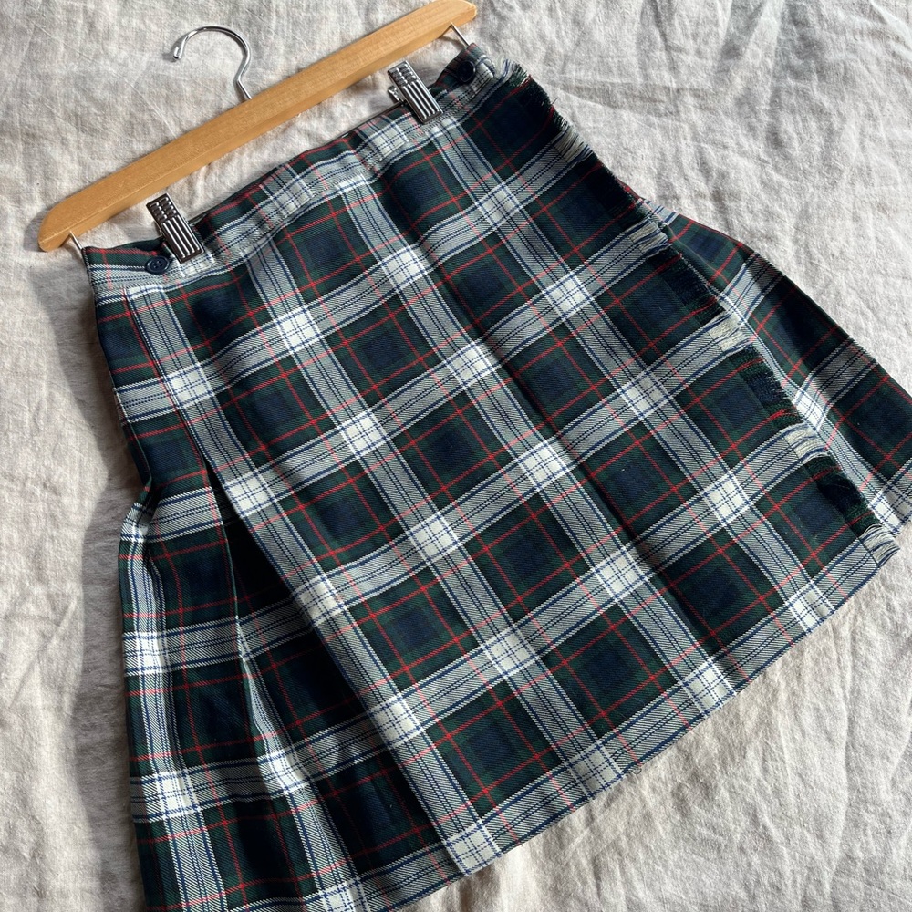 Authentic plaid kilt skirt (Made in Canada/ Size small)